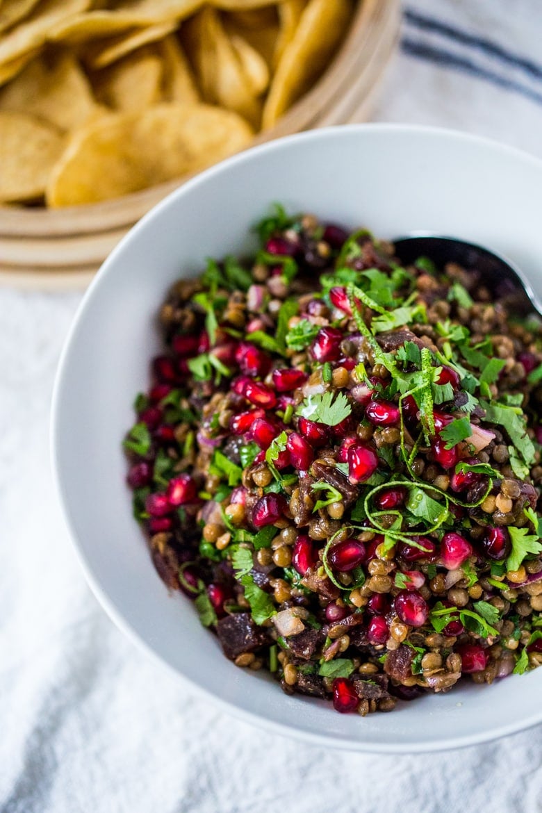 帕鲁斯鱼子酱！ A take on Texas Caviar, this Lentil Dip called Palouse Caviar is made w/ Northwest Palouse grown lentils, pomegranate, avocado, lime. Served with corn chips for a festive healthy, vegan GF appetizer.