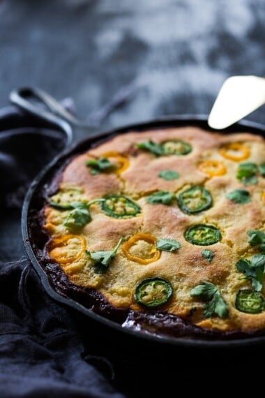 简单的美味tamale Pie，可与您选择的土耳其，牛肉或蔬菜肉配季节性蔬菜，上面放着美味的玉米面包皮。|www.jnxcwzhs.com